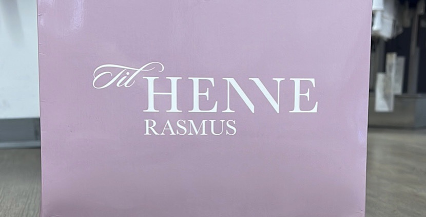 Logo Til Henne Rasmus